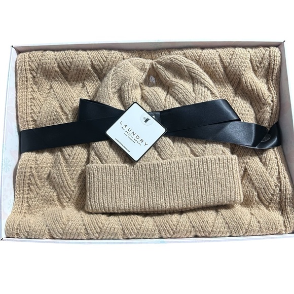 Laundry by Shelli Segal Scarf with Beanie Hat/Boxed/Camel - Picture 5 of 16